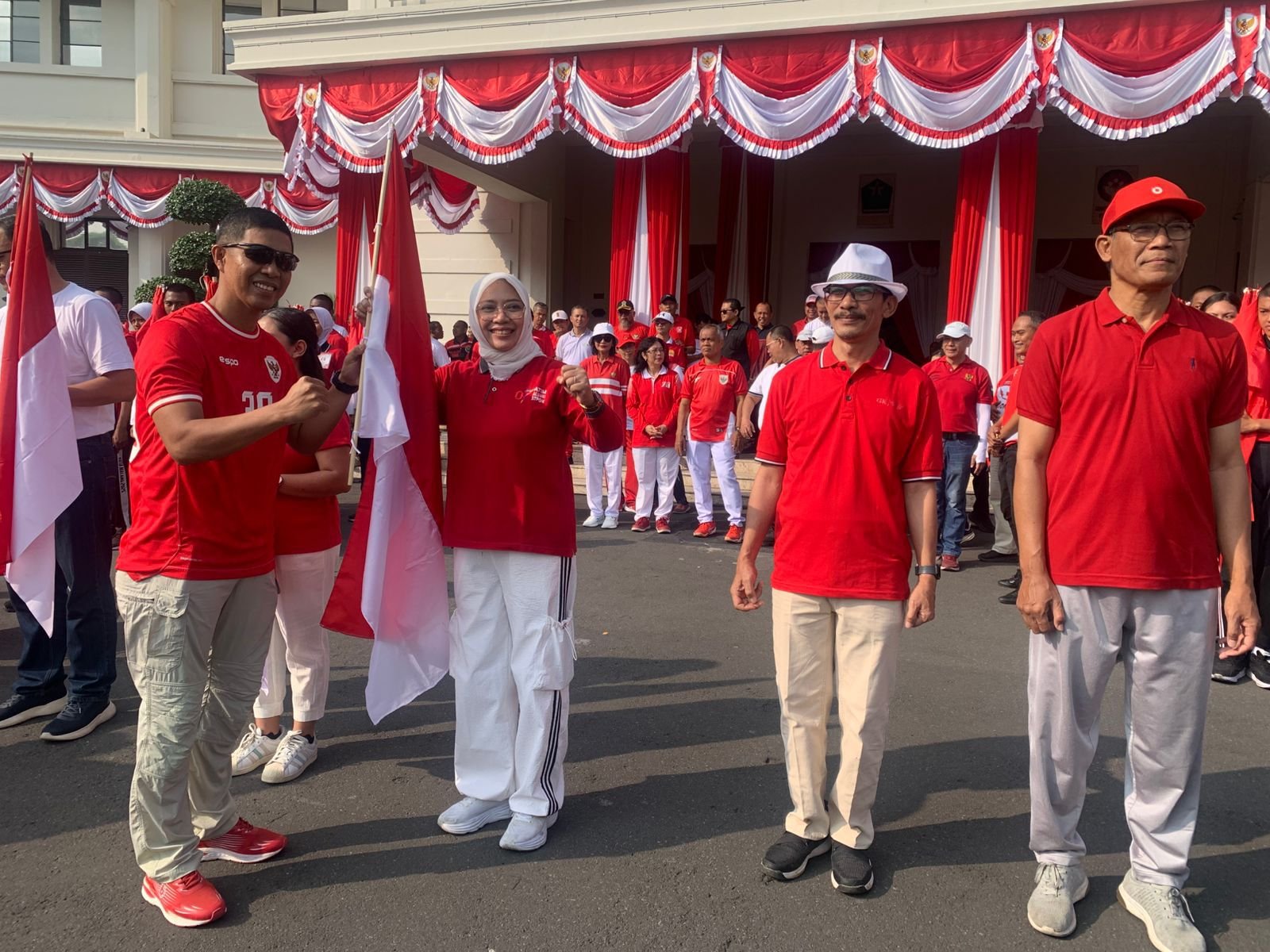 Wali Kota Malang Dorong Semangat Nasionalisme Dengan Gerakan Pembagian 1000 Bendera Merah Putih