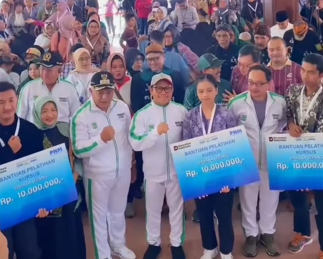 Hari Kedua Global Talent Day : Bupati Dampingi Menko PM dalam Jalan Sehat di Kabupaten Malang