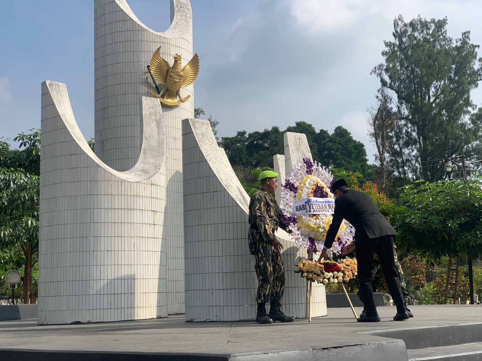 Wali Kota Malang Pimpin Ziarah TMP Untung Suropati Peringati Hari Veteran Nasional