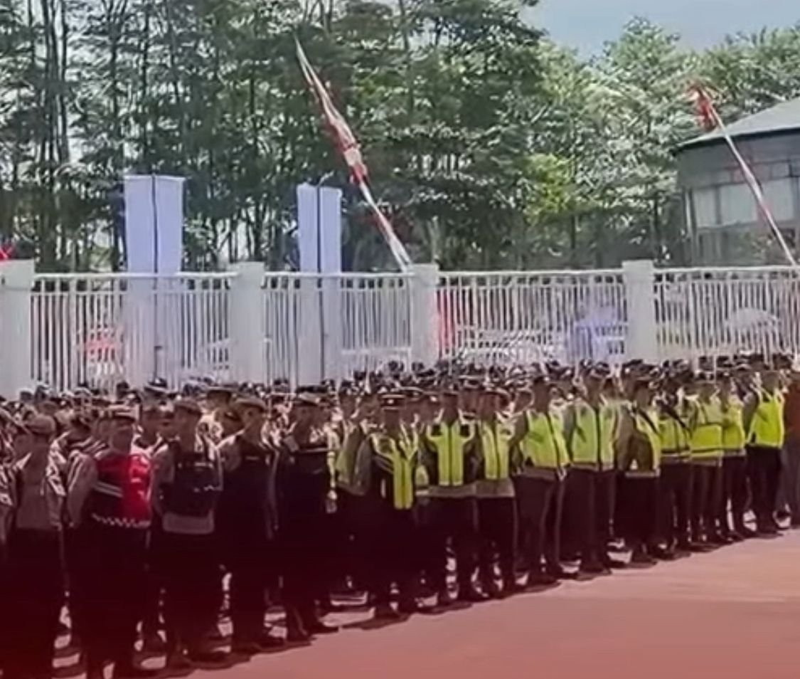 1402 Personel Gabungan Amankan Laga Arema FC vs PSBS Biak di HUT Ke-38