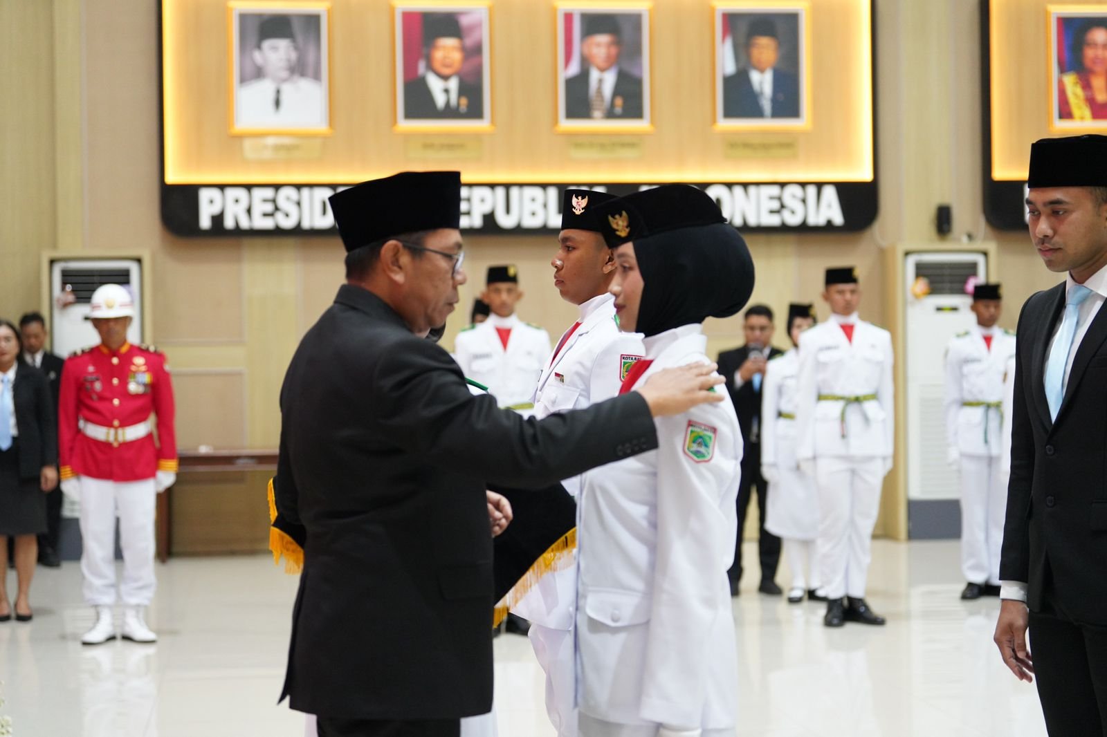 Wali Kota Batu Kukuhkan 76 Anggota Paskibraka untuk HUT ke-80 RI