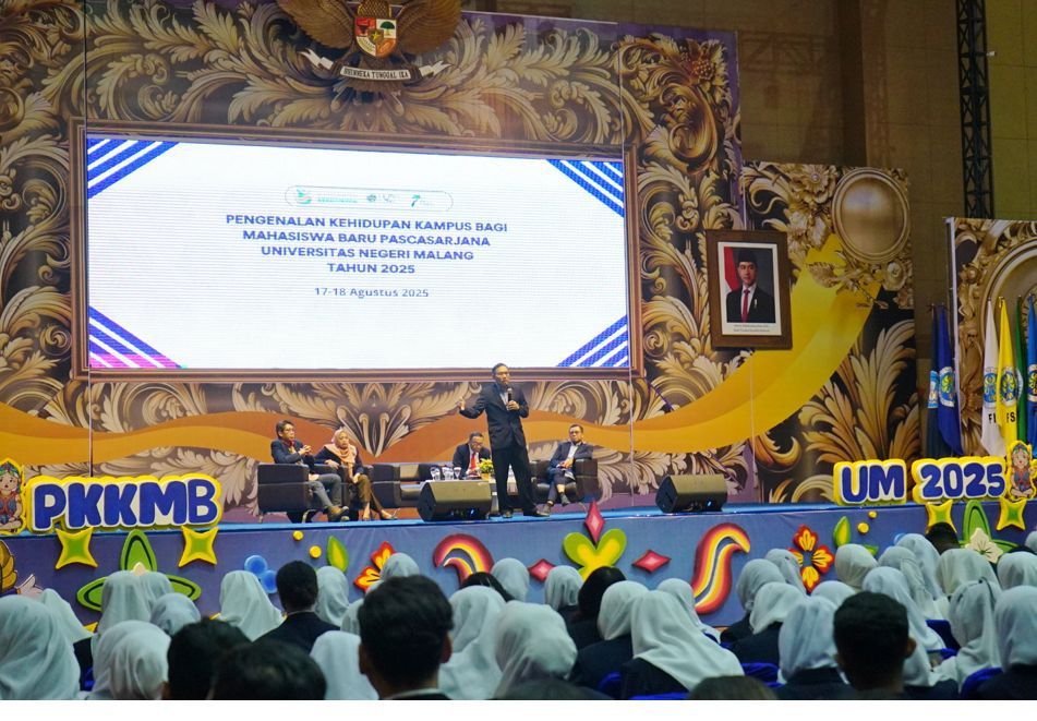 Rektor UM Tekankan Wawasan Global di PKKMB Pascasarjana 2025