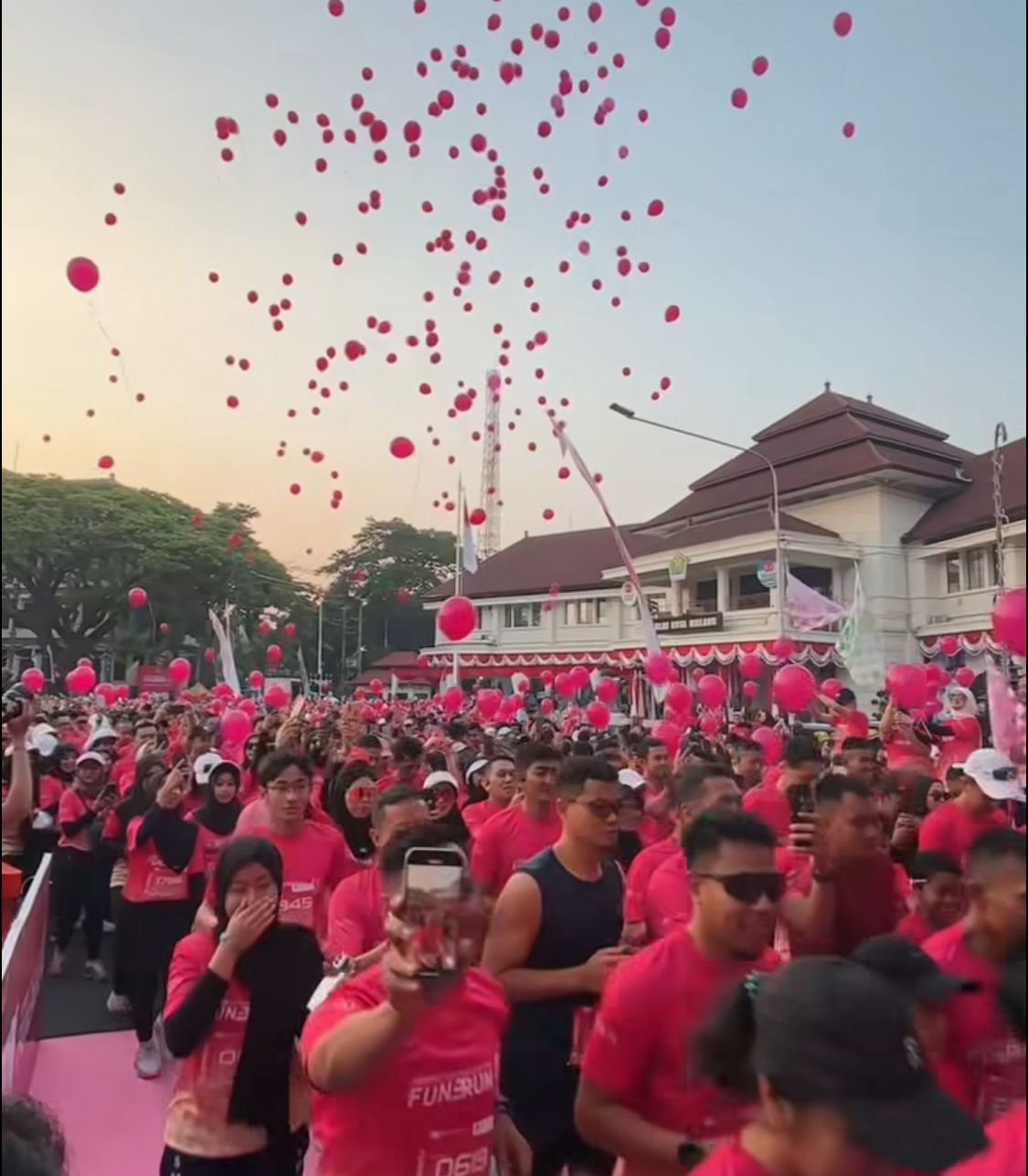 2500 Peserta Meriahkan Fun Run RS Hermina 2025, Wali Kota Malang Lepas Start di Balaikota