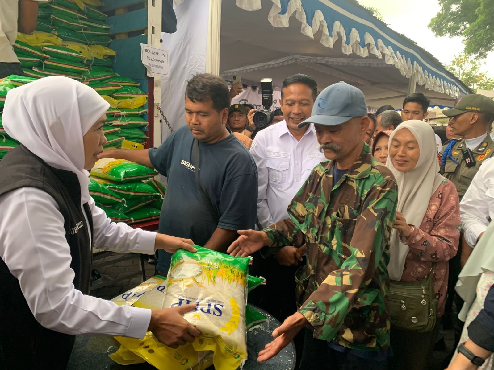 Khofifah Tegaskan Komitmen Jaga Stabilitas Harga Pangan Lewat Pasar Murah