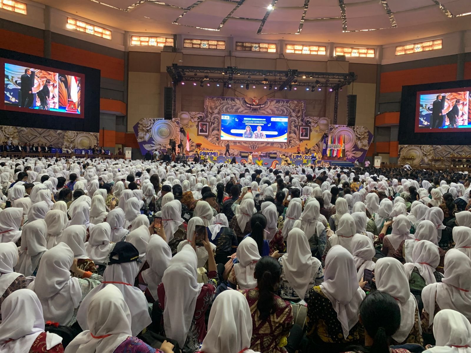 PKKMB Kampus UM: Wamen Diktisaintek Dorong Mahasiswa Baru Kuasai Riset