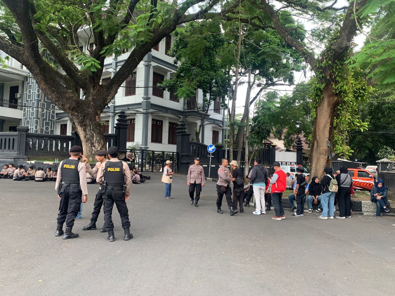 BEM Malang Raya Batalkan Aksi, DPRD Kota Malang Tetap Dijaga Ketat