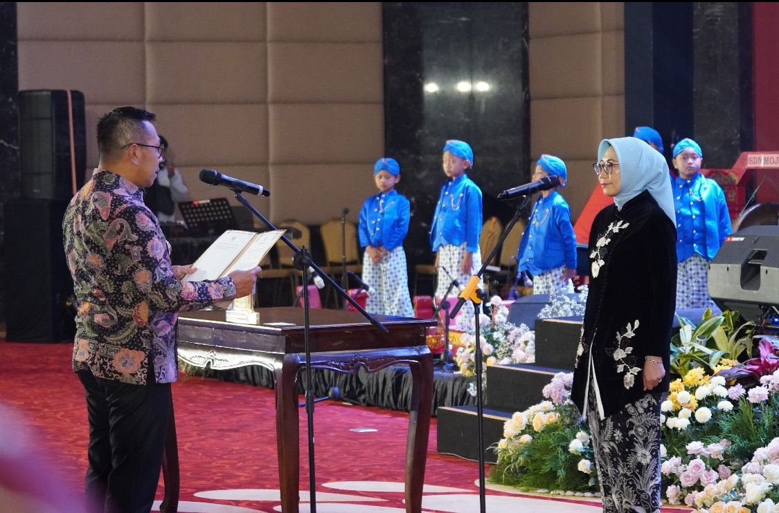 Siti Faudjiyah Resmi Dikukuhkan sebagai Bunda Literasi Kota Batu 2025-2030
