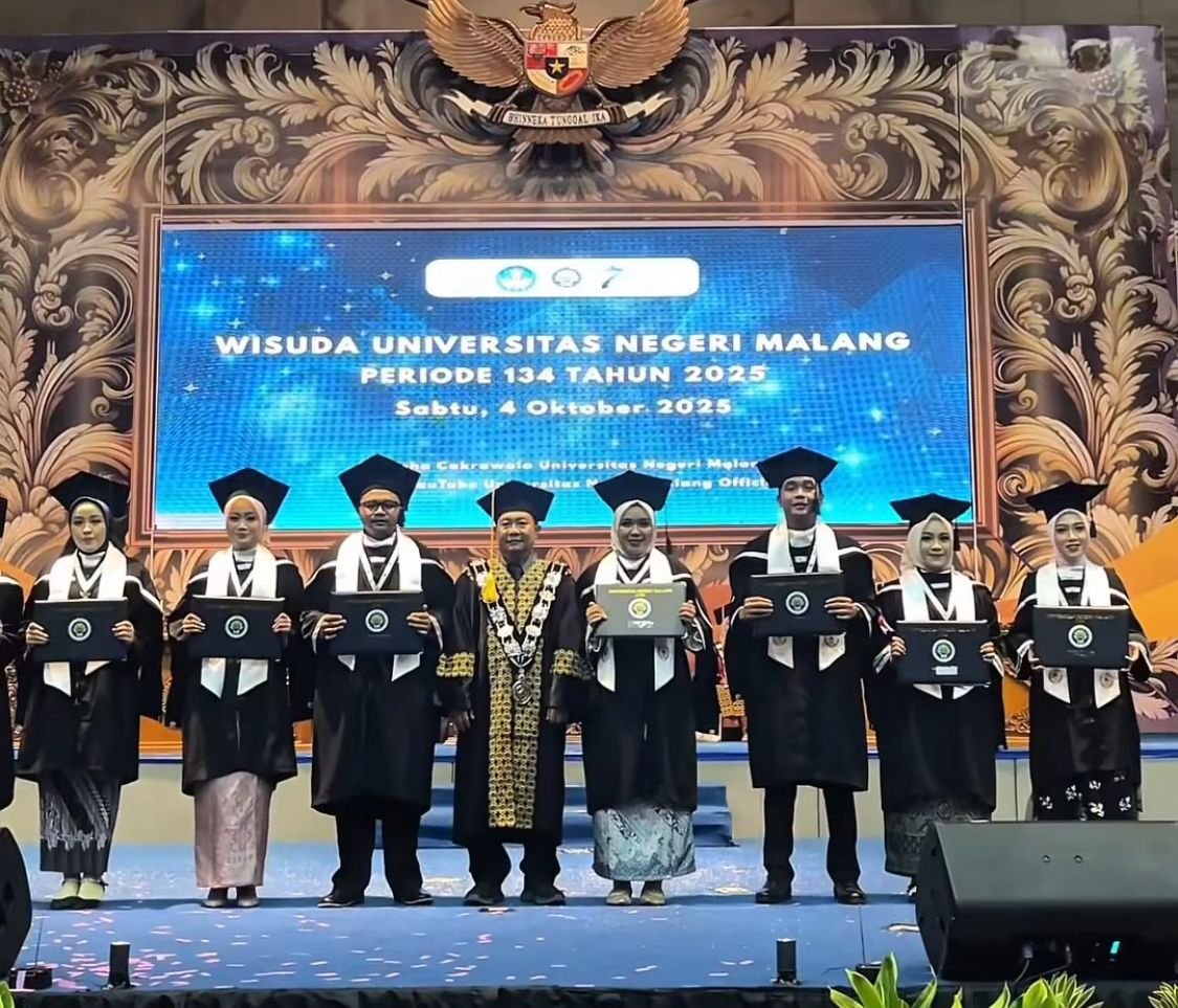Rektor UM Ajak 1200 Wisudawan Wujudkan Ilmu yang Bermanfaat dan Berkarakter