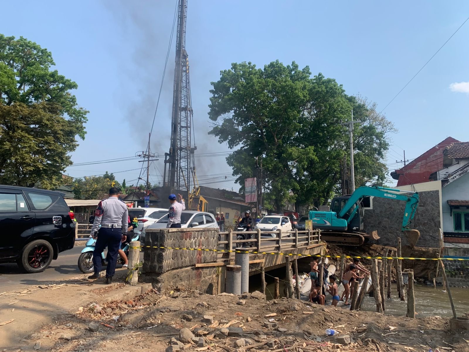 Wali Kota Malang Tinjau Progres Pembangunan Jembatan Kyai Malik Dalam, Target Rampung Akhir November