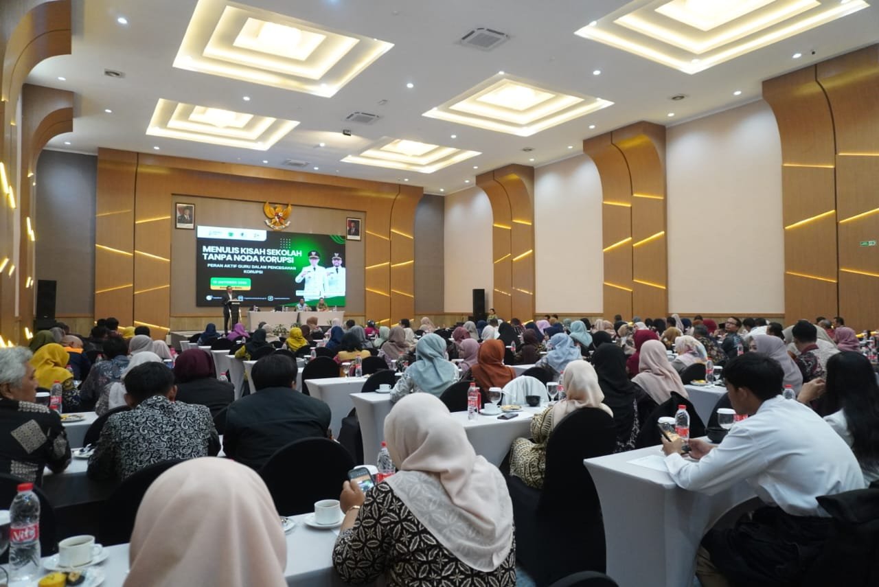 190 Guru Ikuti Sosialisasi “Menulis Kisah Sekolah Tanpa Noda Korupsi”