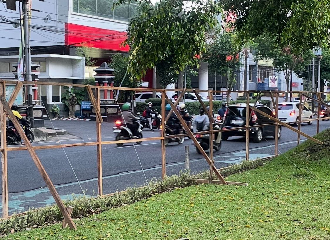 Alun-Alun Merdeka Ditutup Total untuk Revitalisasi Besar, DLH Pastikan Tetap Ramah Lingkungan dan Aman