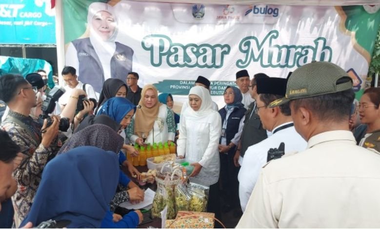 Gubernur Khofifah Tinjau Pasar Murah di Bululawang, Harga Pangan Jauh di Bawah Pasar