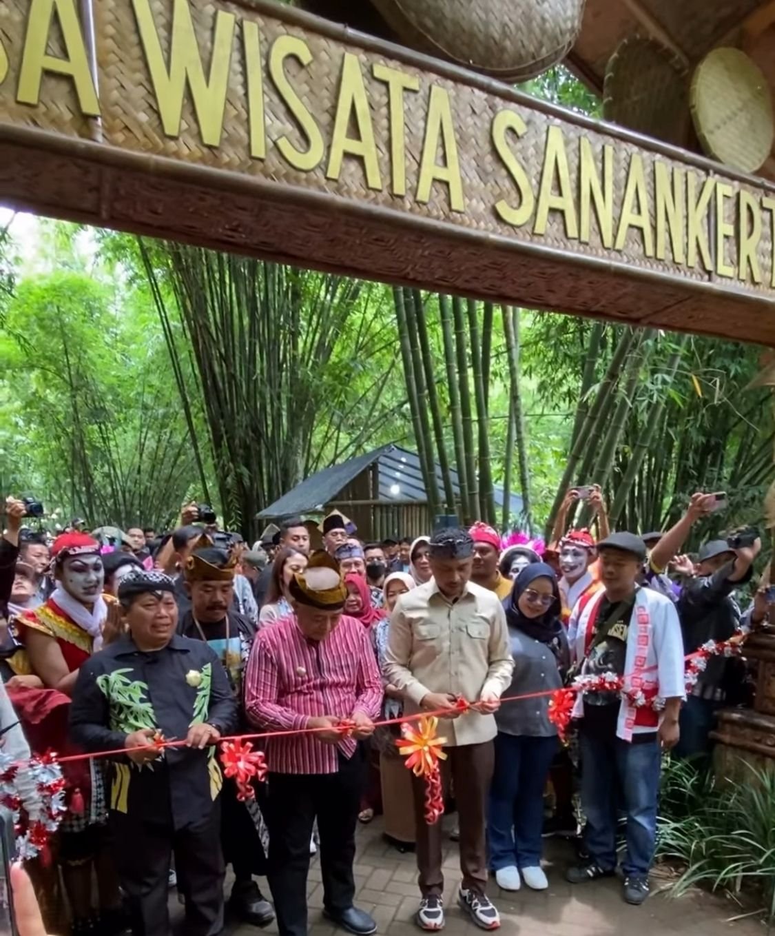 Wamen Kebudayaan Giring Ganesha Apresiasi Pelestarian Budaya Lokal di Boon Pring Turen