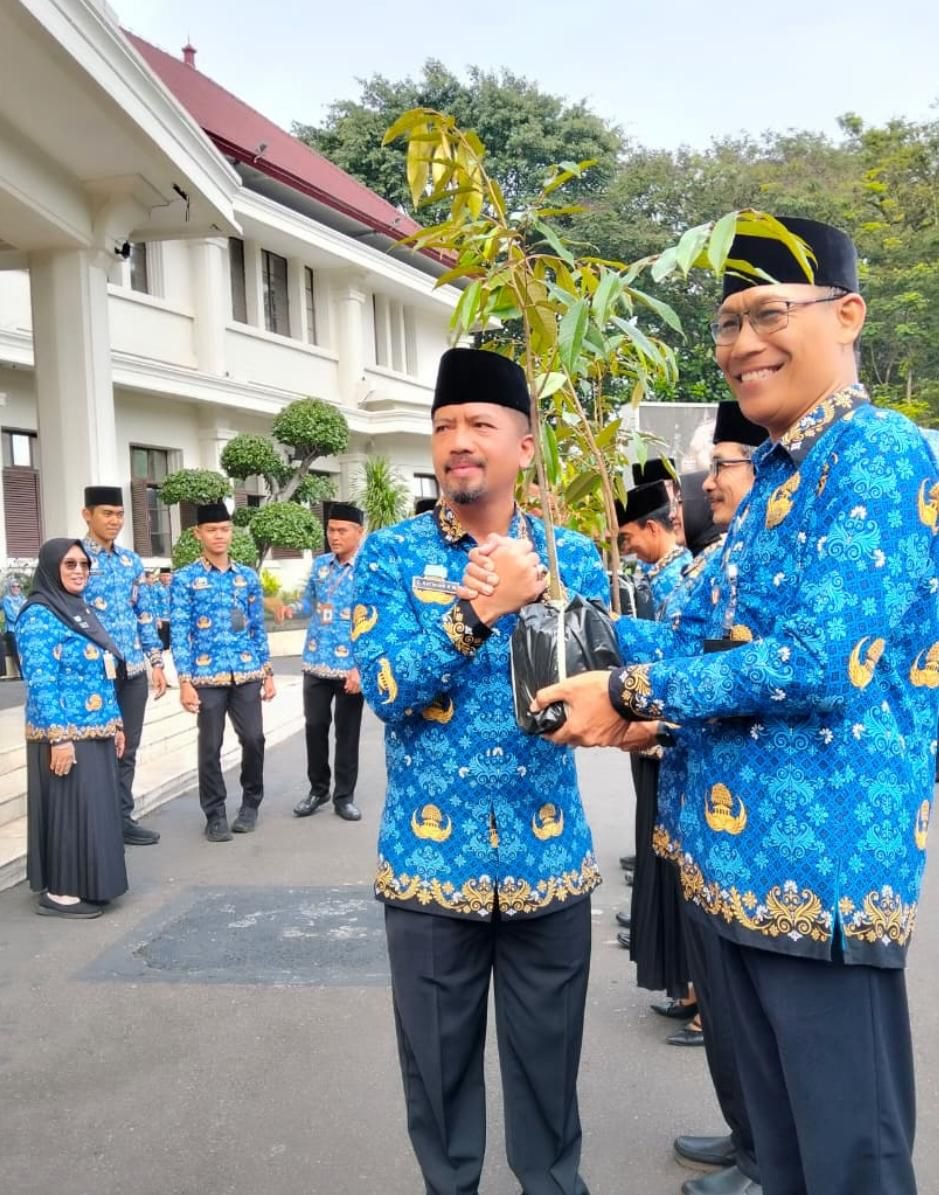 Pemkot Malang Distribusikan 3200 Bibit Pohon, Penghijauan 57 Kelurahan Digenjot untuk Perbaiki Kualitas Lingkungan