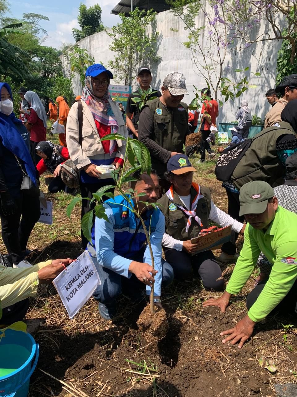 Pemkot Malang Tingkatkan Kualitas Udara dengan Pembagian 3192 Bibit Pohon
