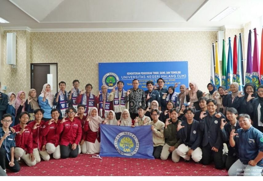 UM Resmi Lepas Delegasi Abdidaya Ormawa dan KKI 2025