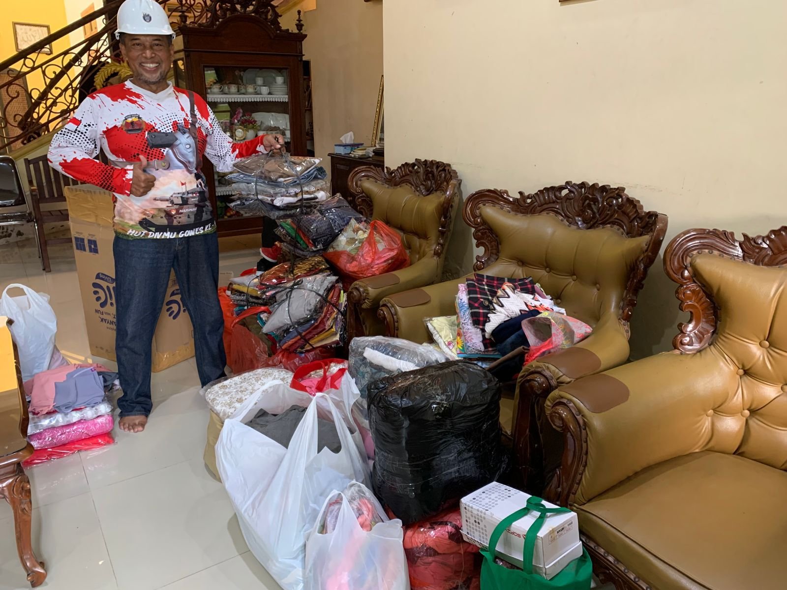 Warga RW 07 Sukun Pondok Indah Salurkan Donasi untuk Korban Bencana di Sumatra