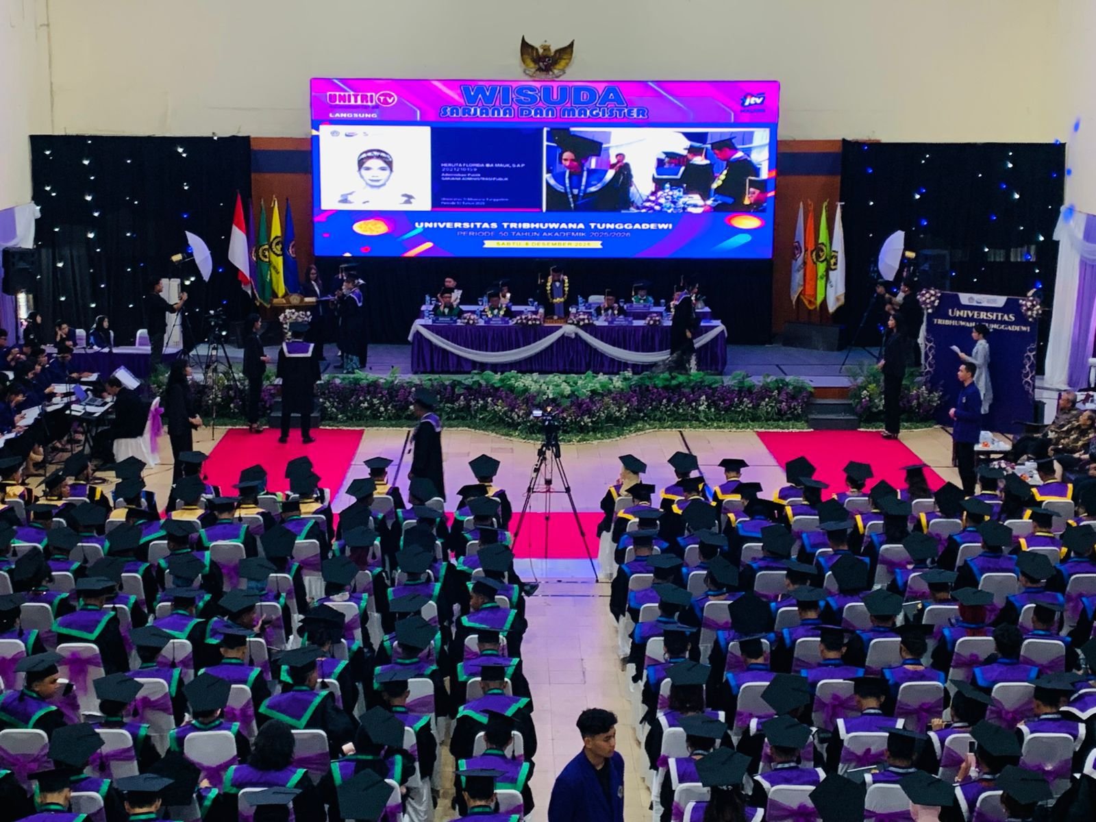 UNITRI Wisuda 400 Lulusan, Rektor Tekankan Keahlian Digital Humanis di Era AI
