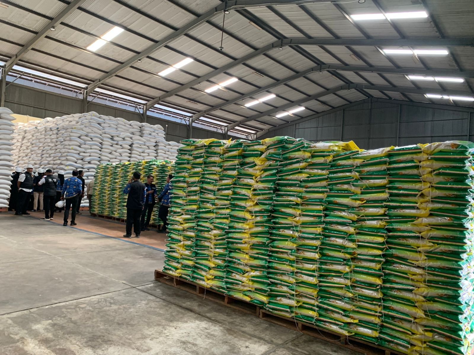 Stok Beras Bulog Malang Tembus 28 Ribu Ton, Dijamin Aman hingga 6 Bulan