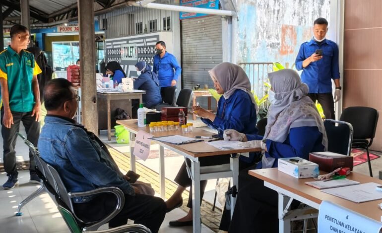 Jelang Nataru, Dinkes Kota Malang Periksa 120 Sopir Bus di Terminal Arjosari