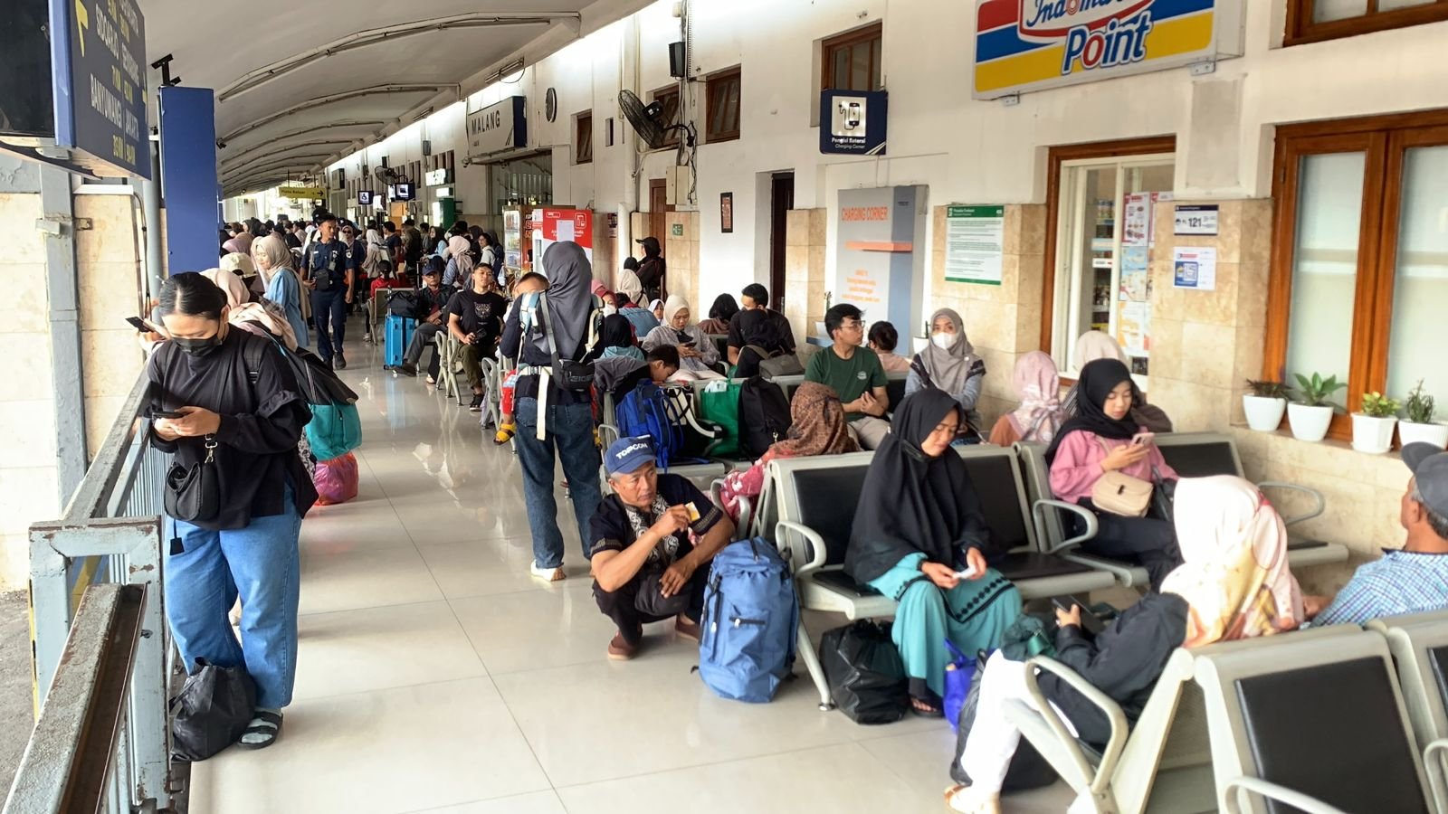 Hari Pertama Angkutan Nataru, 5.379 Penumpang Padati Stasiun Malang