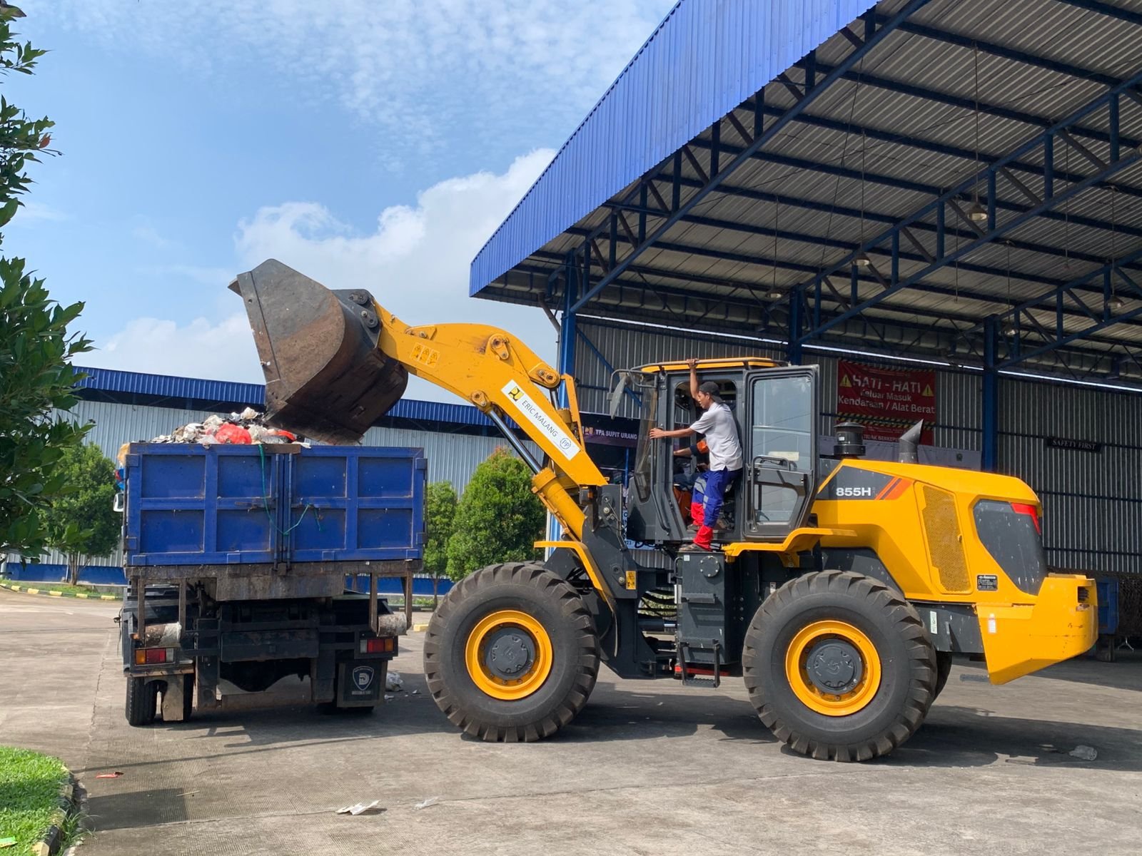 Jelang Libur Nataru, DLH Kota Malang Tambah Intensitas Angkut Sampah