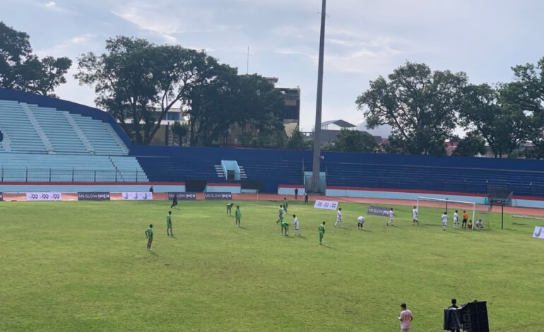 MS GLOW FOR MEN Soccer di Stadion Gajayana Berlangsung Kompetitif, Antusiasme Penonton Tinggi