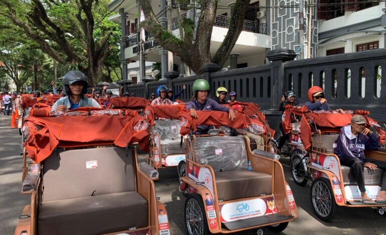 PLN UP3 Malang Perluas Elektrifikasi Transportasi, 200 Becak Listrik Beroperasi di Jalur Wisata Heritage