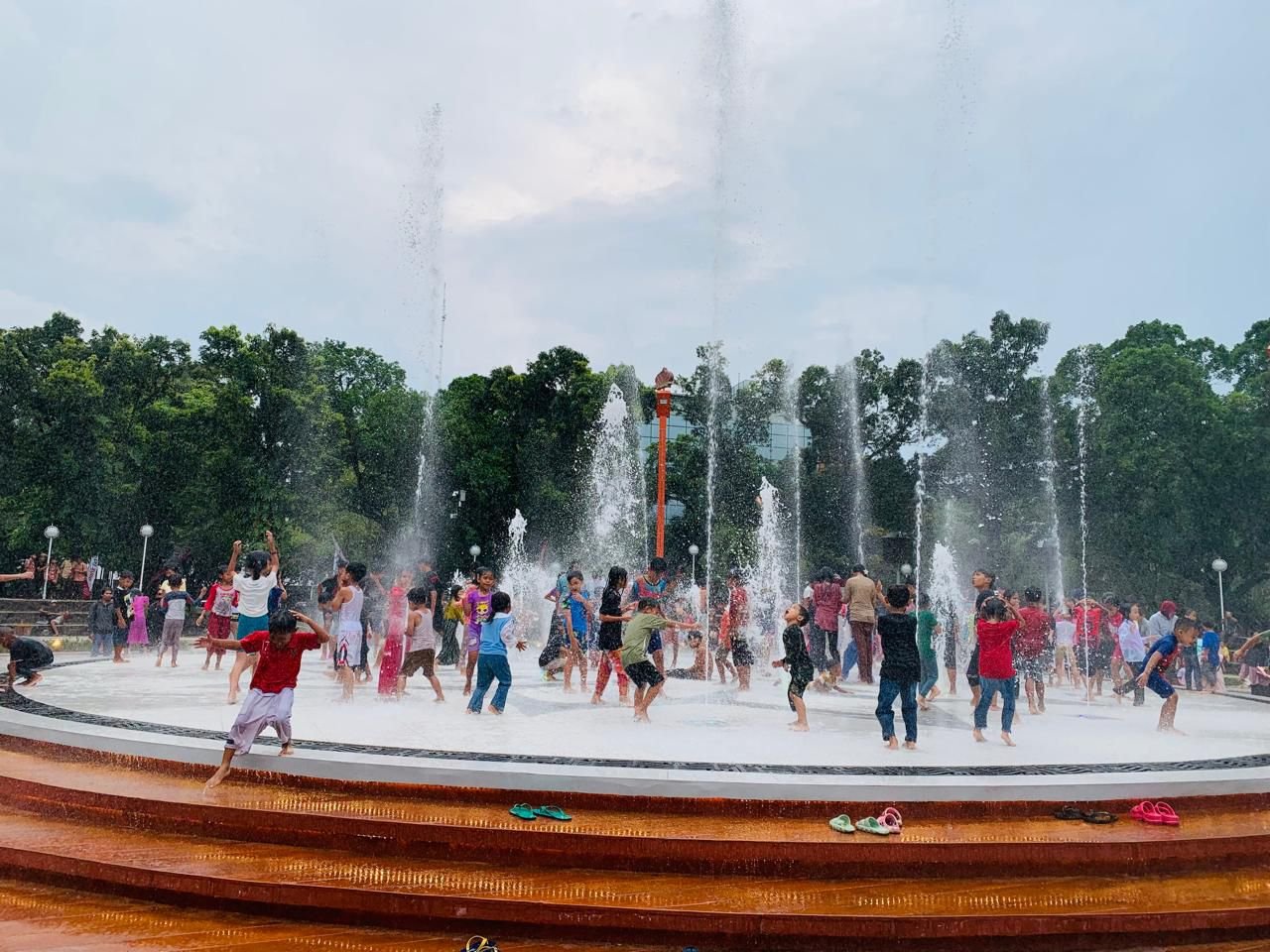 Dry Fountain Alun-Alun Merdeka Malang Dipagar, Wali Kota Wahyu: Antisipasi Bau dan Penyalahgunaan