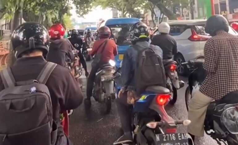 Antisipasi Kemacetan di Sekitar MOG, Dishub Kota Malang Pasang Barrier Pembatas Parkir