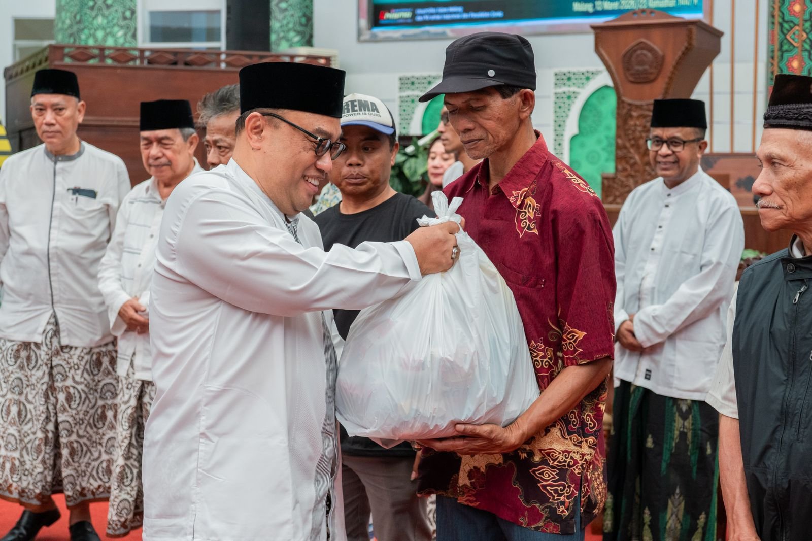 Santunan Ramadan, Unisma Bantu 250 Warga Duafa di Empat Kelurahan