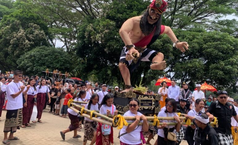 Tawur Agung Kesanga di Malang Angkat “Vasudhaiva Kutumbakam”, Serukan Harmoni Manusia dan Alam