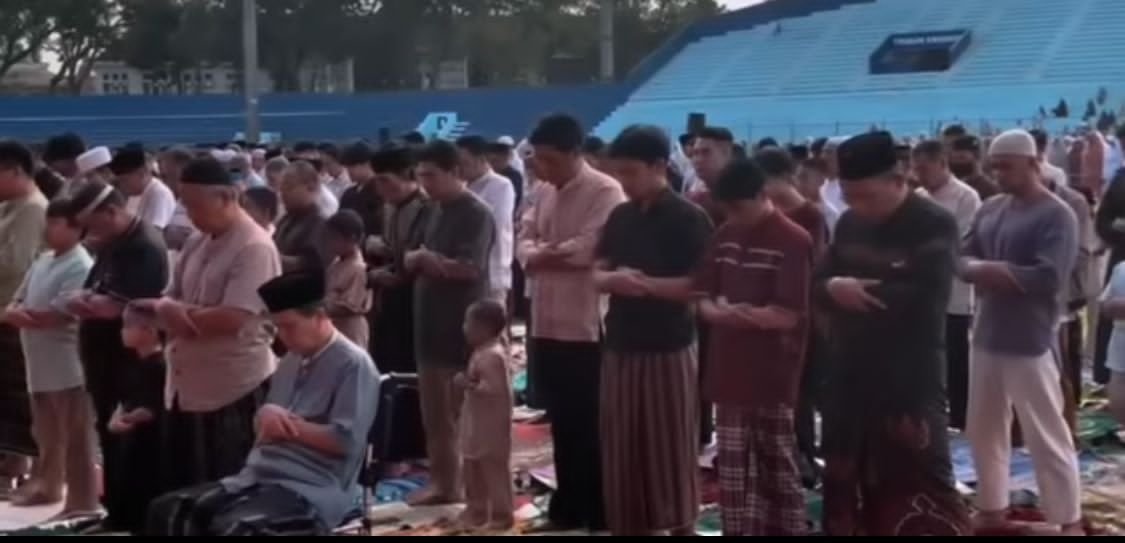 Ribuan Warga Muhammadiyah Salat Id di Stadion Gajayana, Seruan Jaga Persatuan Menguat