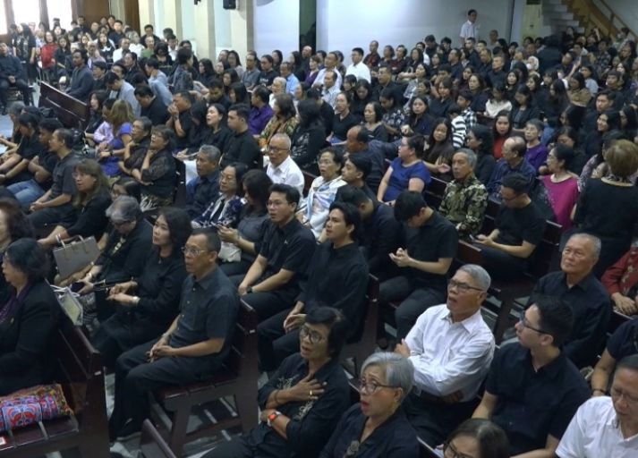 Ibadah Jumat Agung di GKI Bromo Malang, Jemaat Renungkan Wafatnya Yesus Kristus di Salib