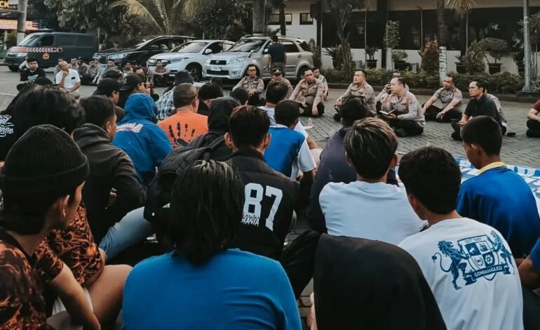 Aremania Siap Jaga Kondusivitas, Tapi Laga Arema vs Persebaya Masih Tertahan