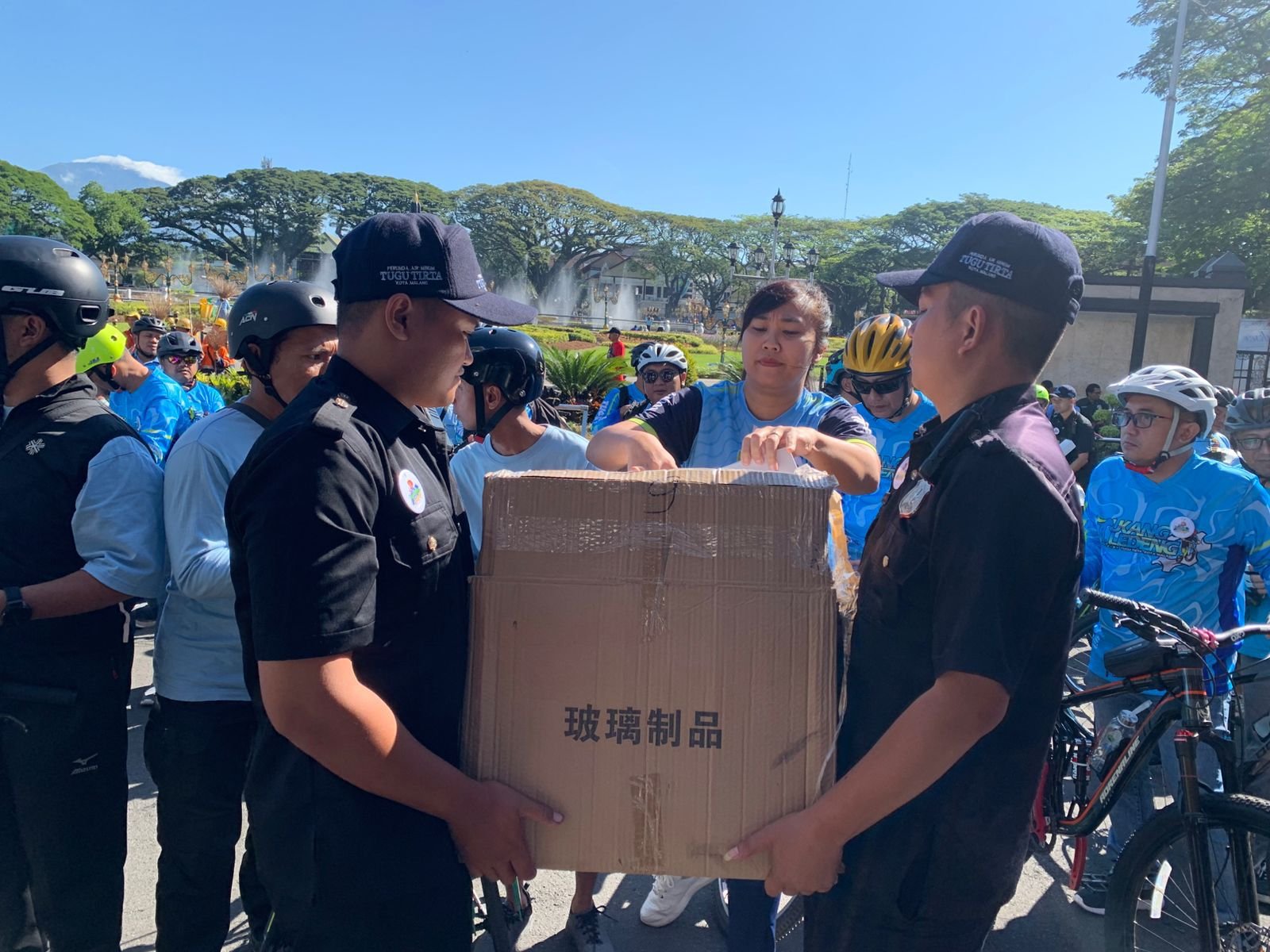 HUT ke-112 Kota Malang, Tugu Tirta Bagikan 1112 Tumbler untuk Tekan Sampah Plastik