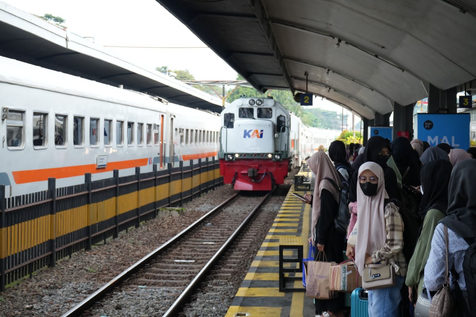 Libur Panjang Kenaikan Yesus Kristus, 5470 Penumpang Padati Stasiun Malang dalam Sehari