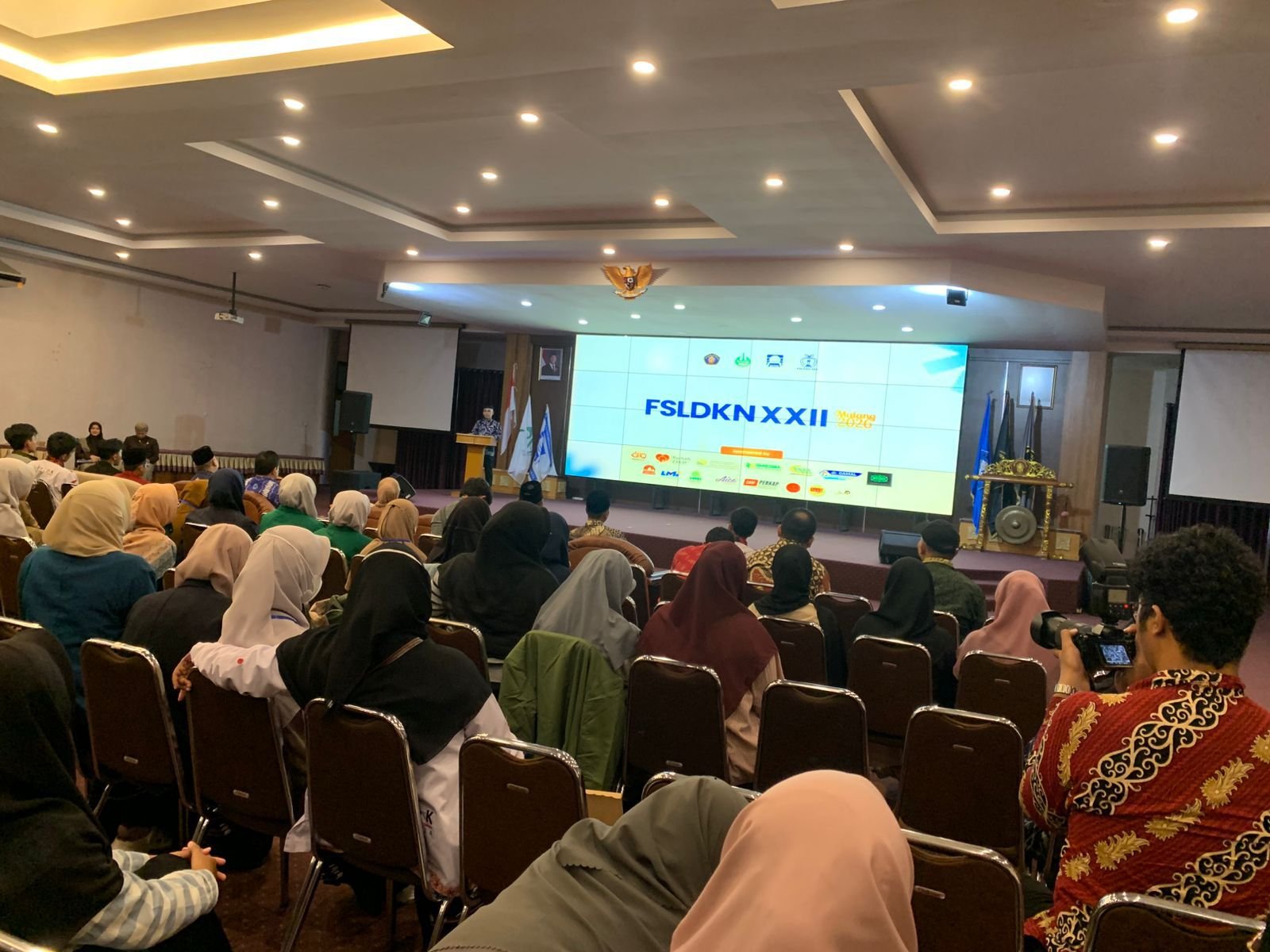 Menaker RI Warning Disrupsi Dunia Kerja, Mahasiswa Diminta Siap Hadapi Era AI