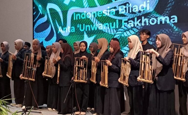 171 Siswa SDN 1 Ngijo Belajar Angklung Bersama Mahasiswa PGMI UIN Malang, Dua Lagu Berhasil Dibawakan