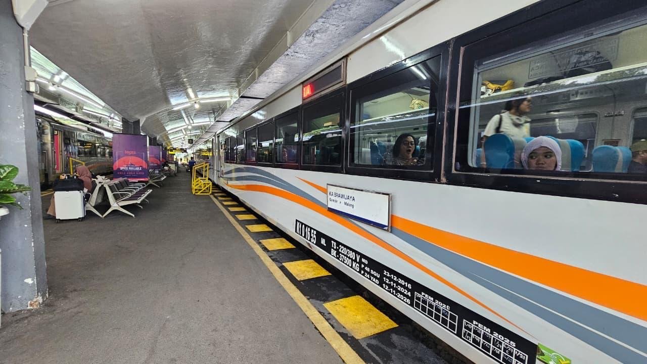 KAI Daop 8 Integrasikan 18 Stasiun dengan KA Commuter, Akses Transportasi Warga Jatim Kian Mudah