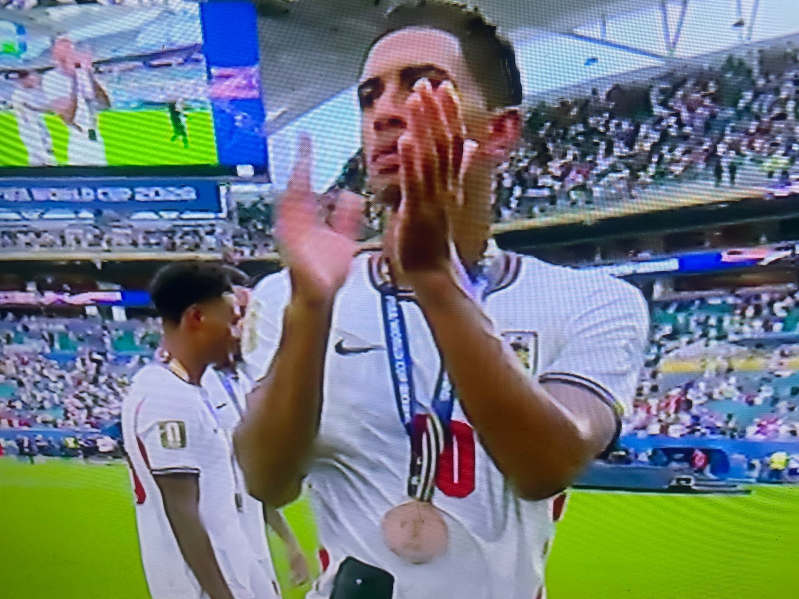 Momen Bersejarah! Pemain Inggris Terima Medali Perunggu Piala Dunia 2026