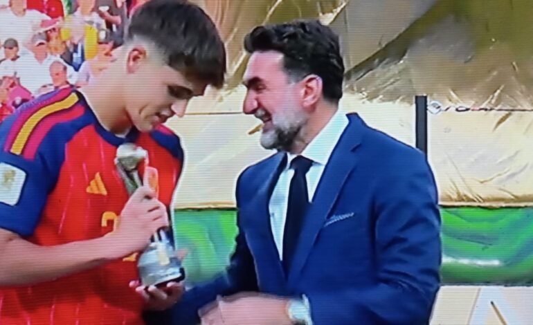 Pau Cubarsí Resmi Jadi Pemain Muda Terbaik Piala Dunia 2026, Bek 19 Tahun Spanyol Cetak Sejarah