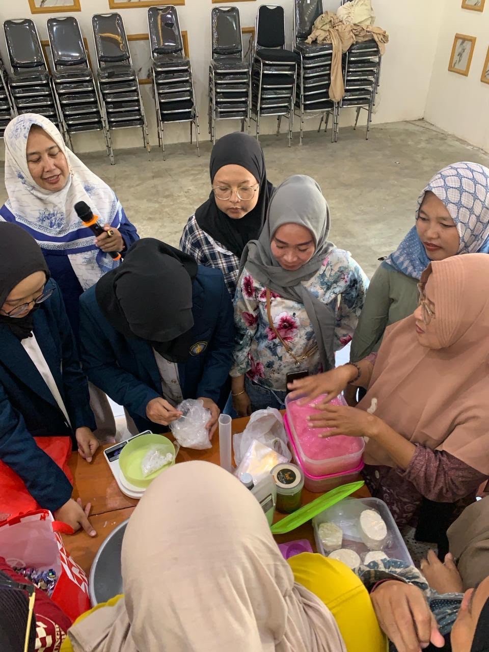 UB Ubah Minyak Jelantah Jadi Sabun Bernilai Jual, Warga Banyuwangi Dilatih Bangun Peluang Usaha Ramah Lingkungan