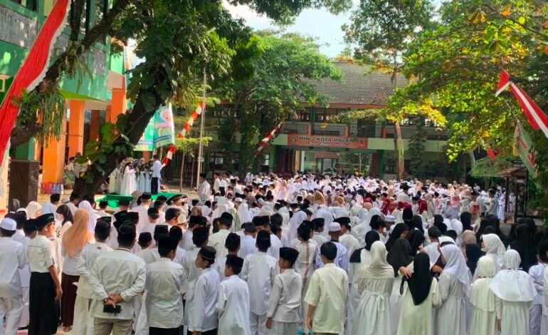 MIN 2 Kota Malang Rayakan Maulid Nabi, Tanamkan 4 Sifat Rasulullah Lewat Lomba hingga Makan Bersama