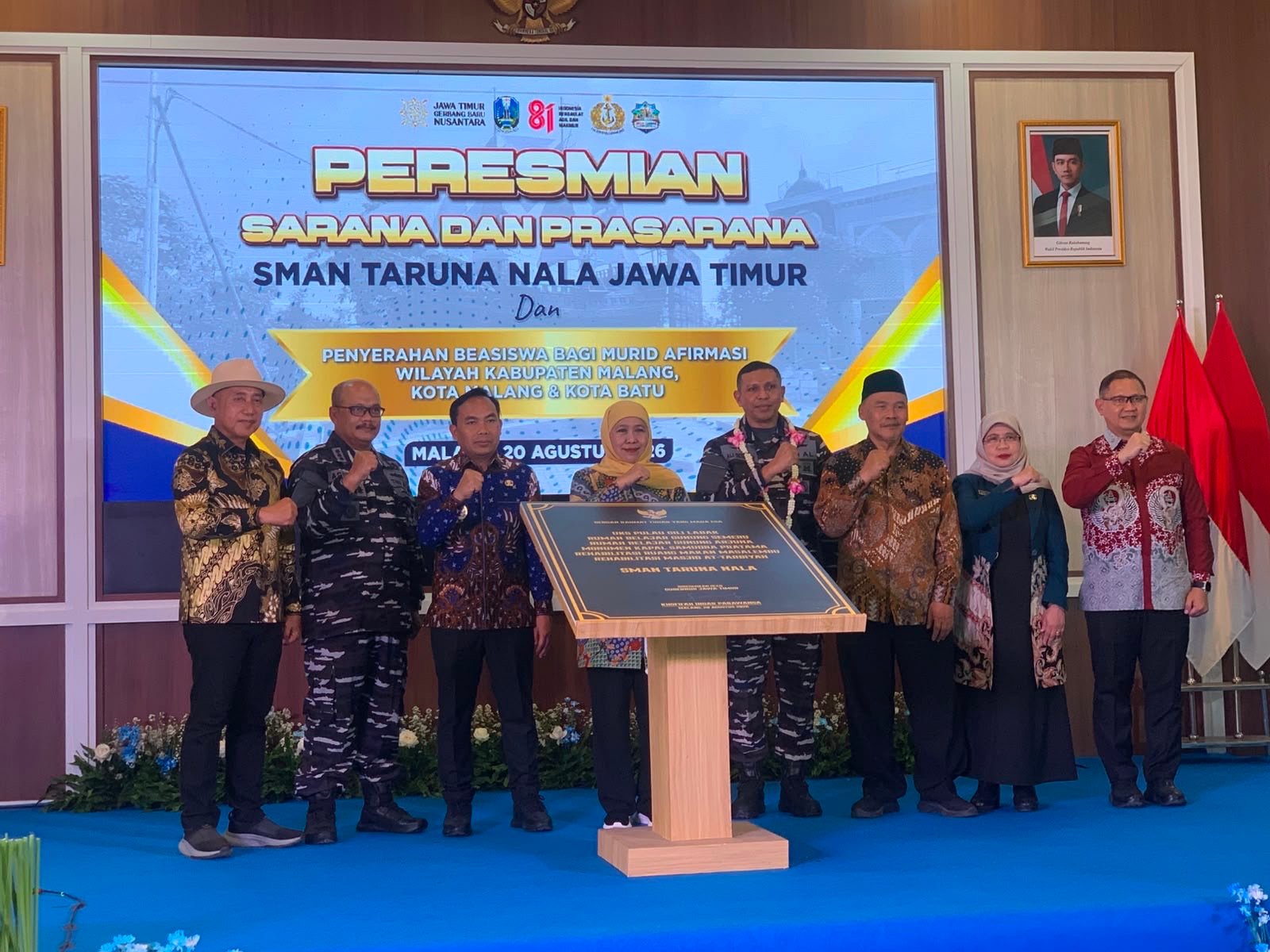 Khofifah Dorong Lulusan SMA Taruna Nala Jadi Pemimpin Berbagai Sektor