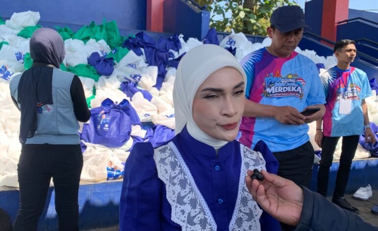 PAN Sediakan 3.500 Paket Sembako Murah di Kanjuruhan, Warga Tebus Rp10 Ribu
