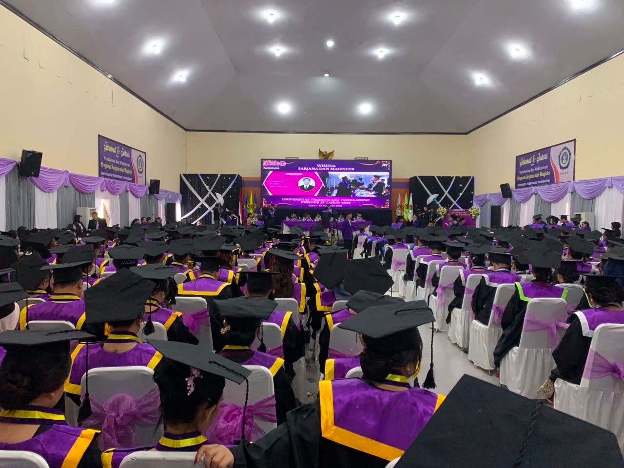 Wisuda ke-52 UNITRI, 400 Lulusan Didorong Beri Dampak Nyata bagi Masyarakat