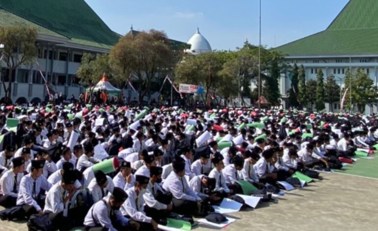 4.300 Calon Mahasiswa Baru Tervalidasi, UIN Malang Matangkan Layanan Registrasi hingga Distribusi Almamater