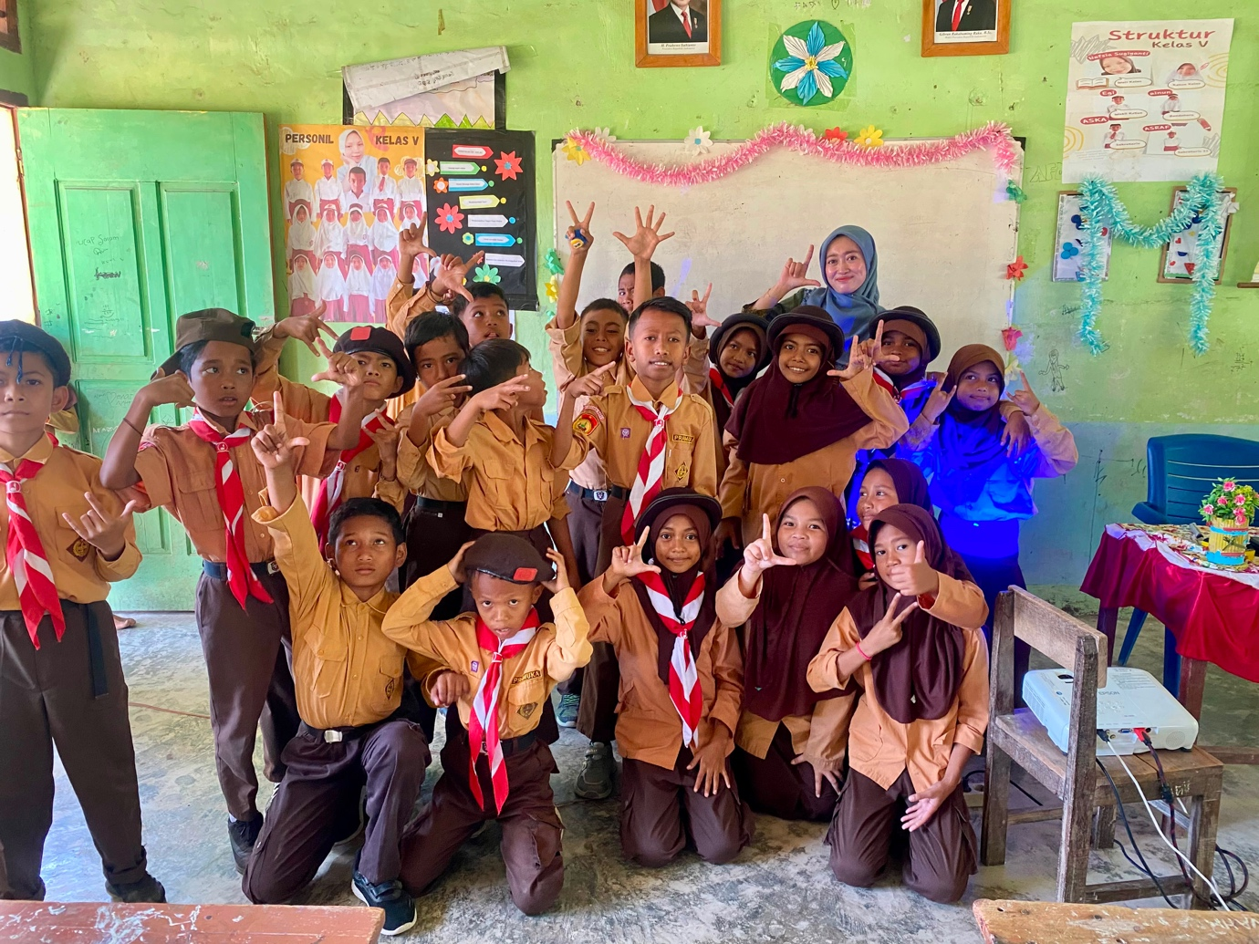 Fasilitas Literasi Terbatas, Siswa Madrasah di Manggarai Barat Tetap Didorong Berpikir Kritis