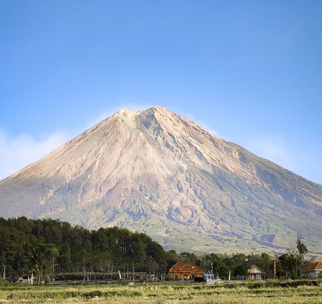 170 Pendaki Masih Terjebak di Ranu Kumbolo, Jalur Gunung Semeru Ditutup Total akibat Kebakaran